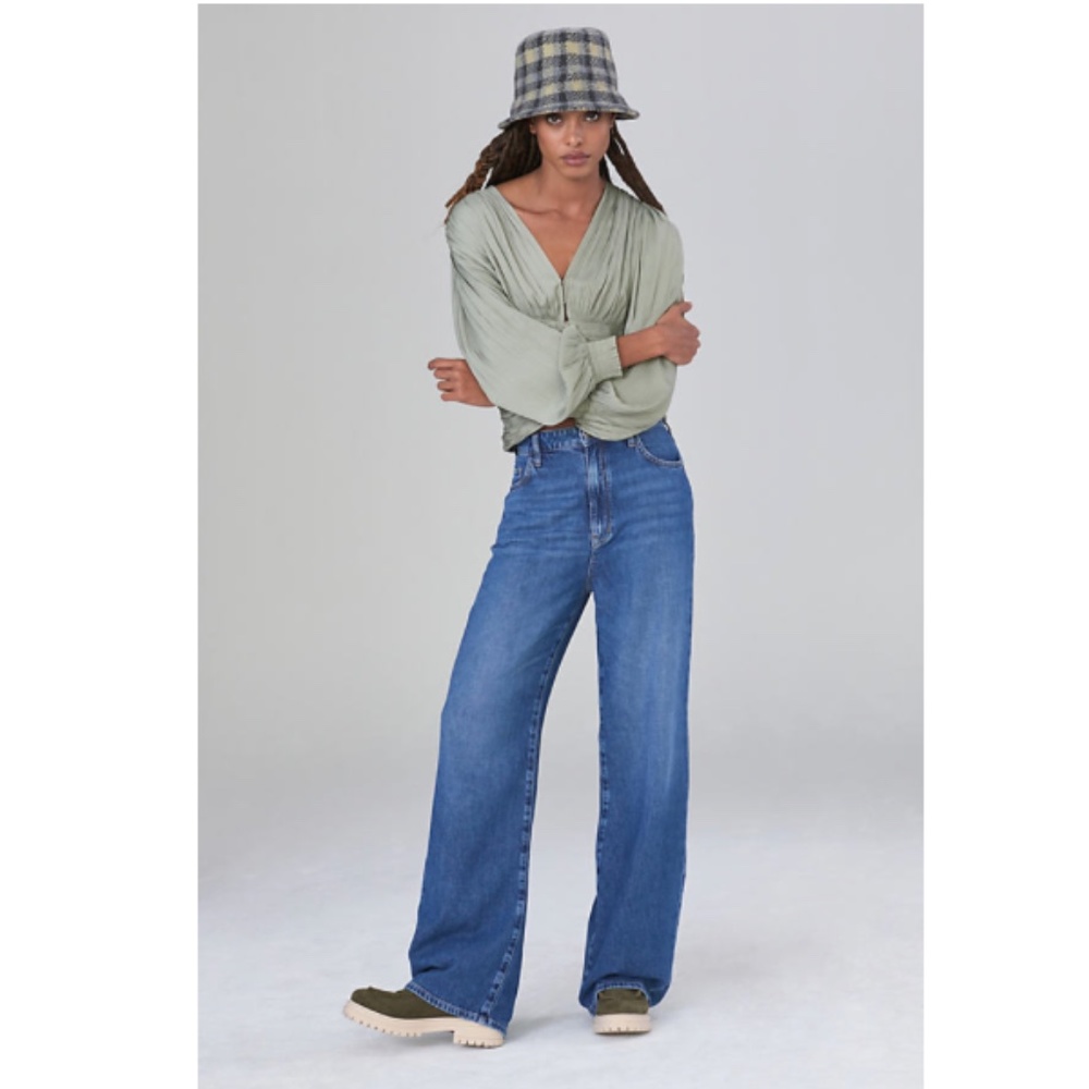 PILCRO The Annie Wide-Leg Jeans